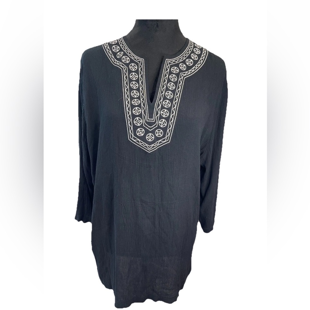 Cathy Daniels black crepe rayon ladies size large pullover tunic top embellished